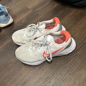 Women’s Nike sneakers